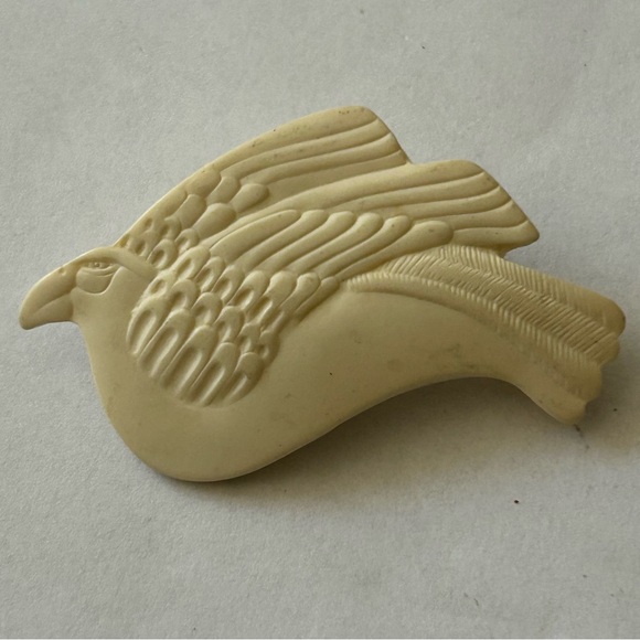 Vintage Composite Dove Pin Brooch - Picture 1 of 6